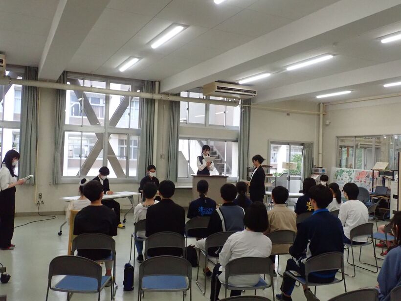 1日目「昔話法廷」:裁判所の形